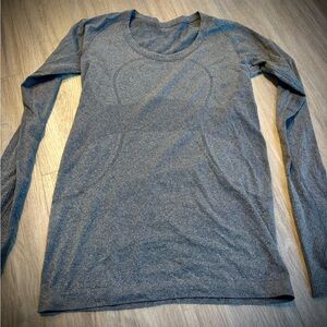 lululemon athletica Gray Long Sleeve Top